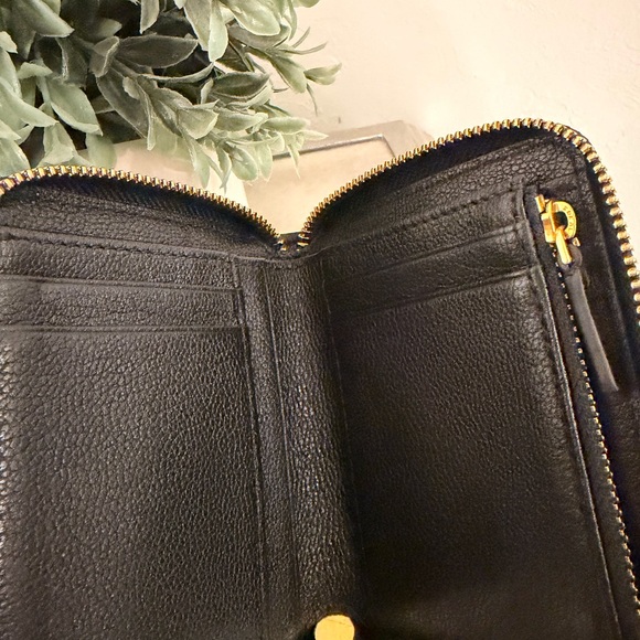 Tory Burch Wallet - Picture 4 of 6